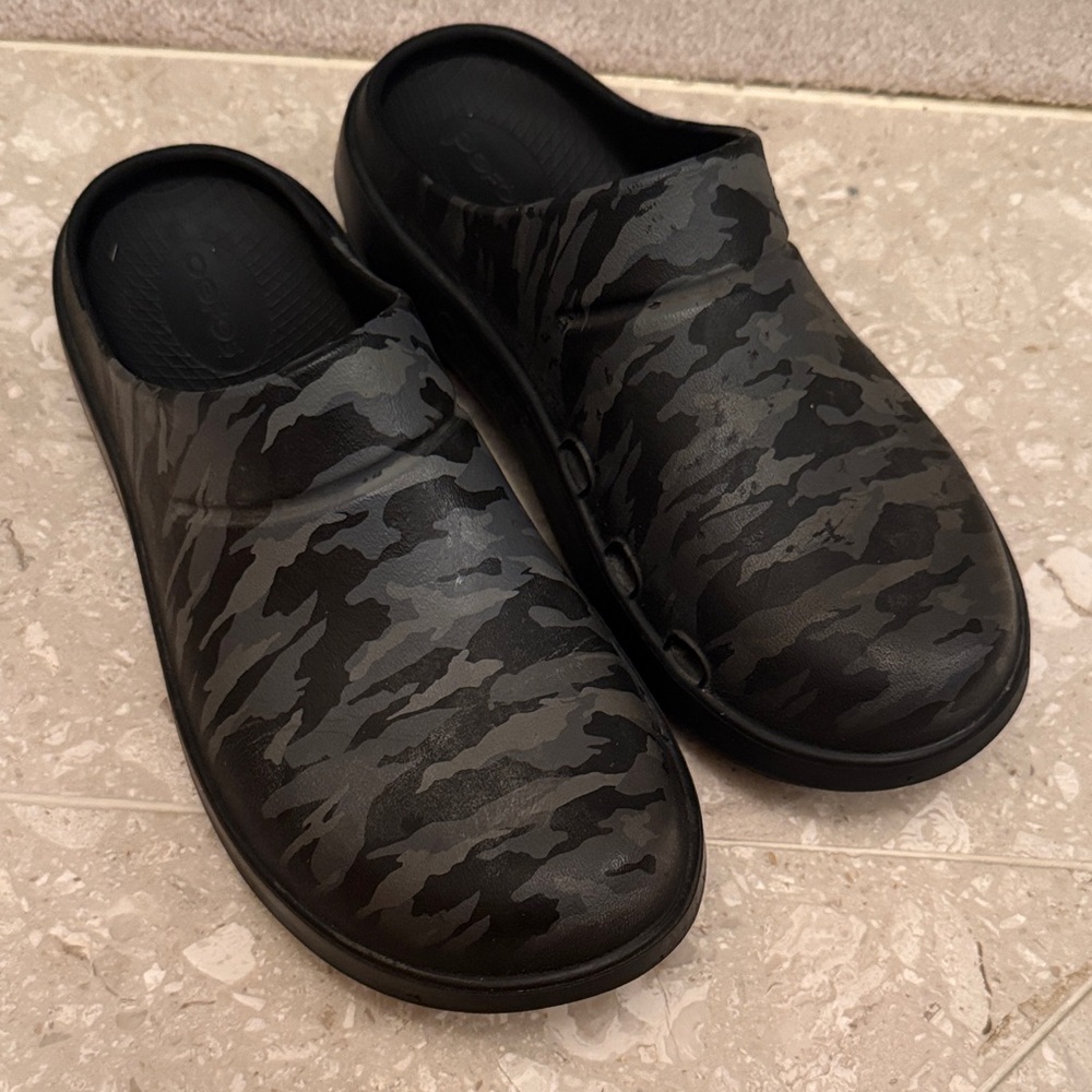 OOFOS OOcloog Limited Edition Camo Clog Men’s 6 Women’s 8 Unisex‎ Recovery